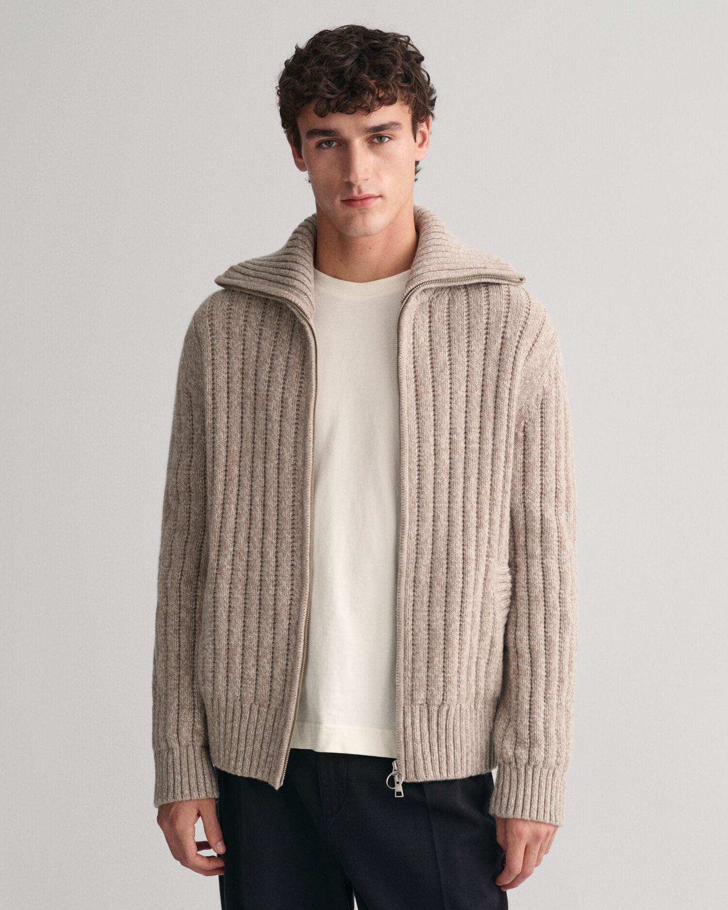 cardigan-zip-937qvx.jpg